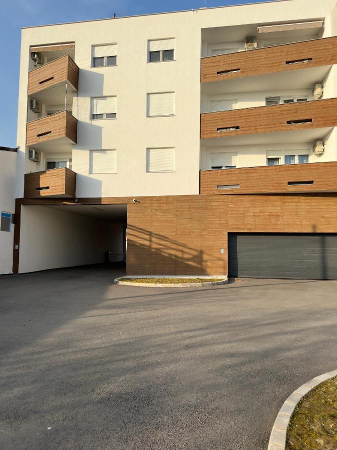 City Rent 1 奥西耶克 外观 照片